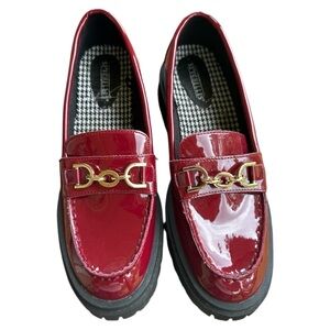 Seychelles Stylish Red Loafers with Gold Accent 9W